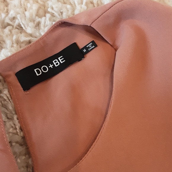 Do+Be top with bell sleeves size med - Picture 4 of 5